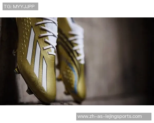 梅西与阿迪达斯再度携手推出全新联名足球鞋,打造赛场性能与时尚并存的完美之选 梅西与阿迪达斯再度携手推出全新联名足球鞋,打造赛场性能与时尚并存的完美之选